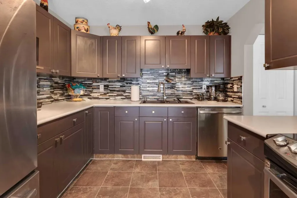 567 Edmonton Trail NE Airdrie AB T4B 2L4