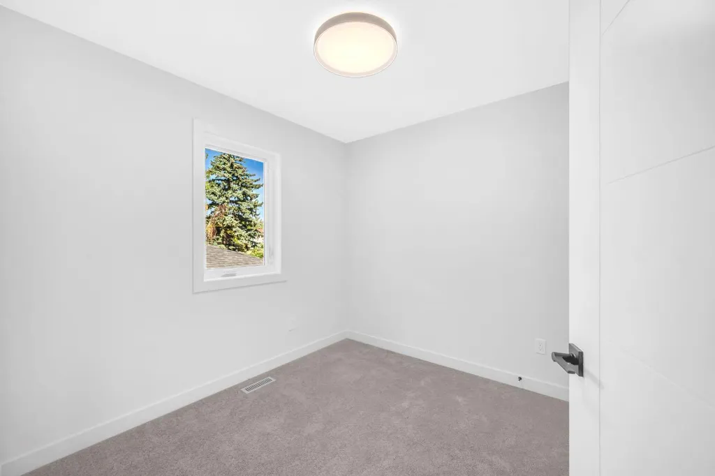 1848 24 Avenue NW Calgary AB T2M3T6