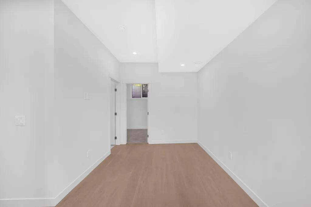 1848 24 Avenue NW Calgary AB T2M3T6