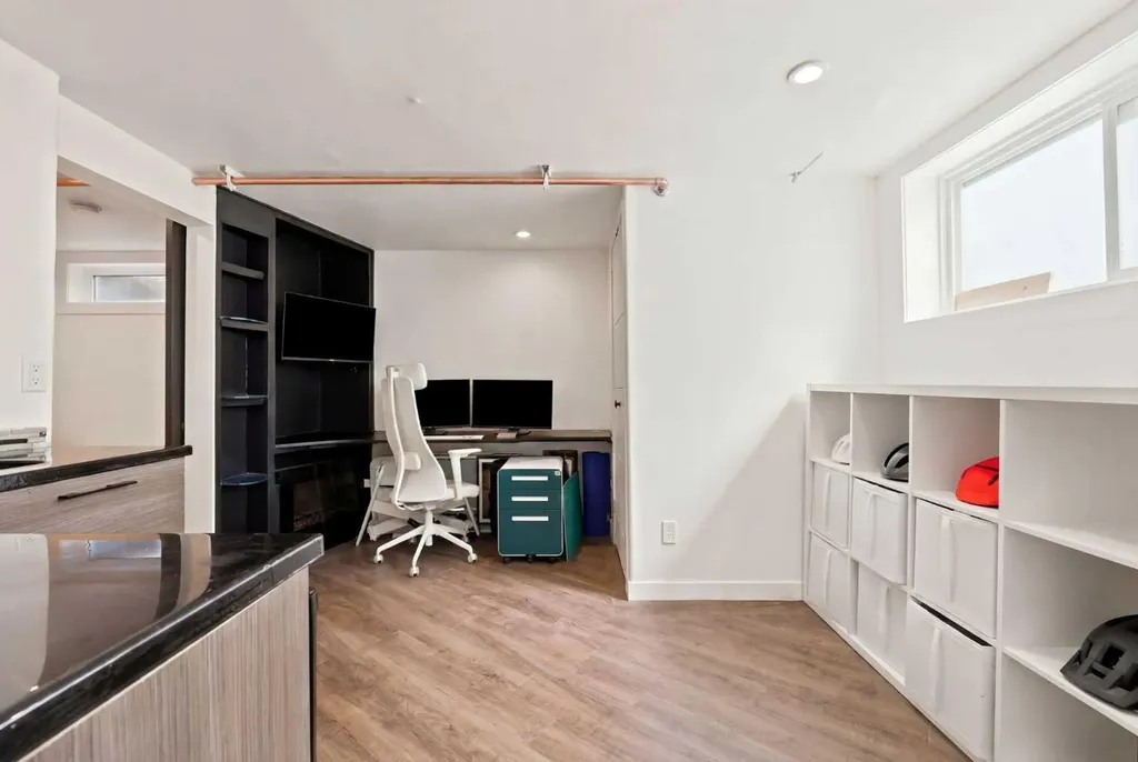27 Silver Springs Drive NW Calgary AB T3B 4N3