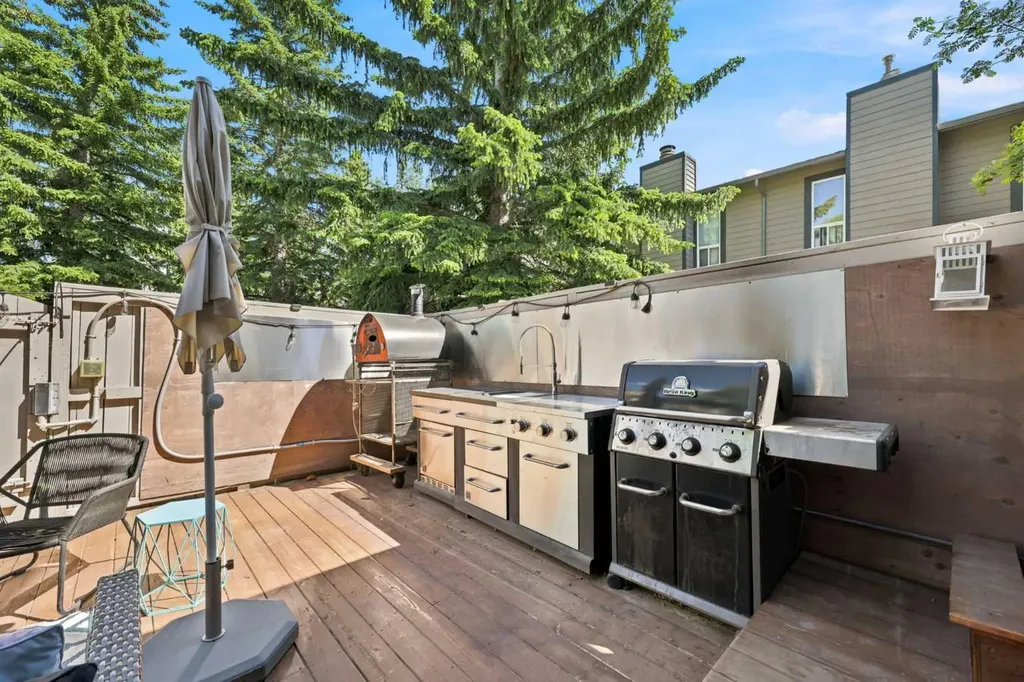 27 Silver Springs Drive NW Calgary AB T3B 4N3