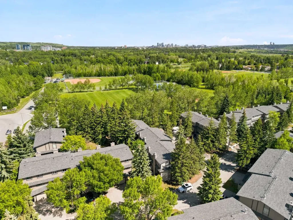 27 Silver Springs Drive NW Calgary AB T3B 4N3