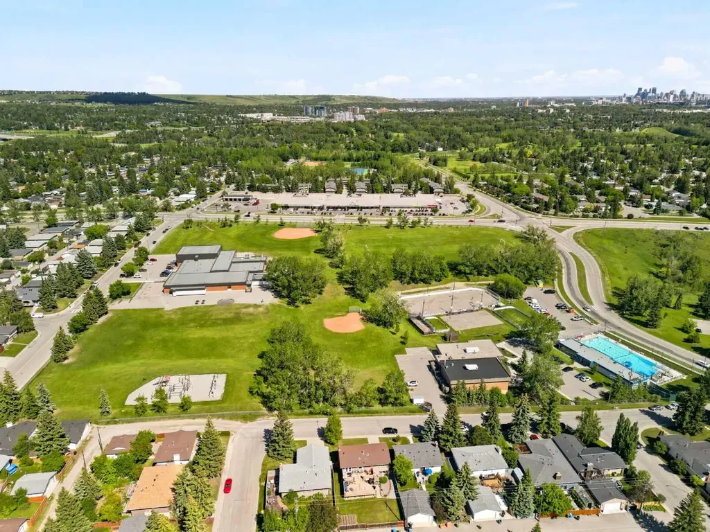27 Silver Springs Drive NW Calgary AB T3B 4N3