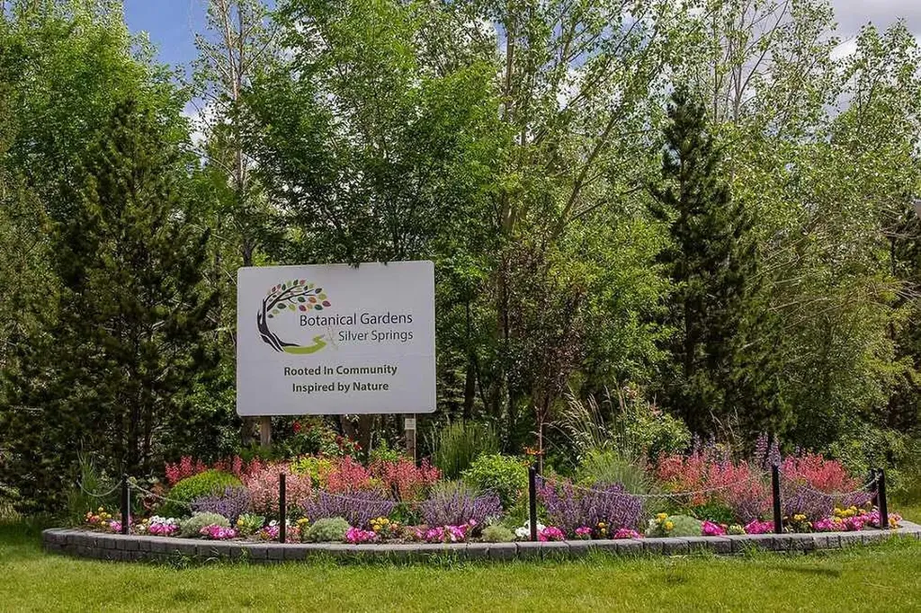 27 Silver Springs Drive NW Calgary AB T3B 4N3