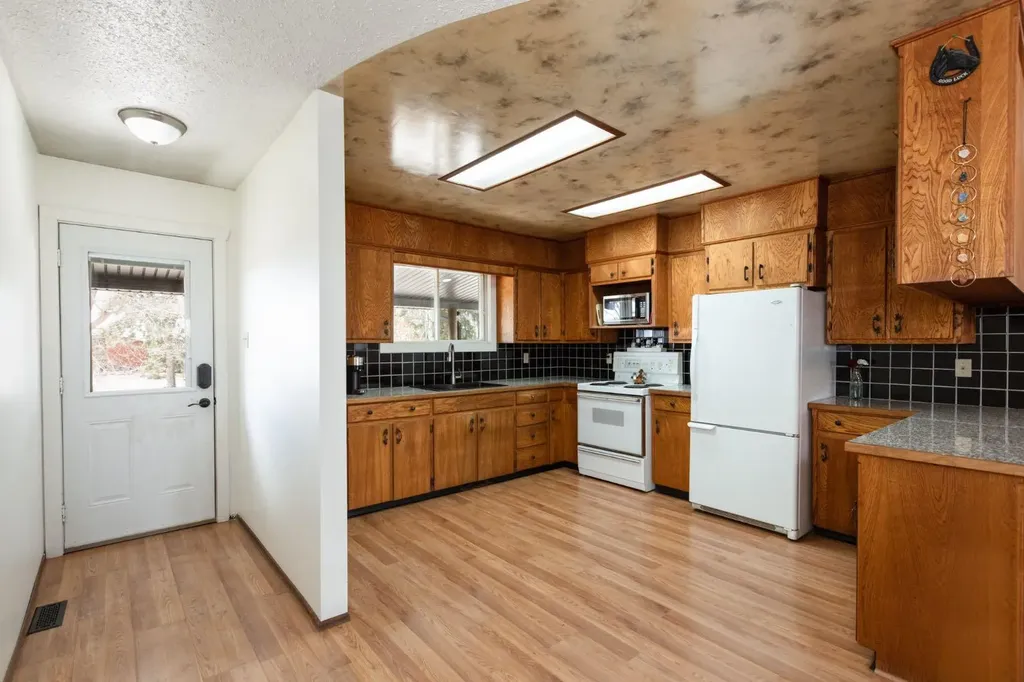 3327 360 Township Rural Red Deer County AB T4G0N2