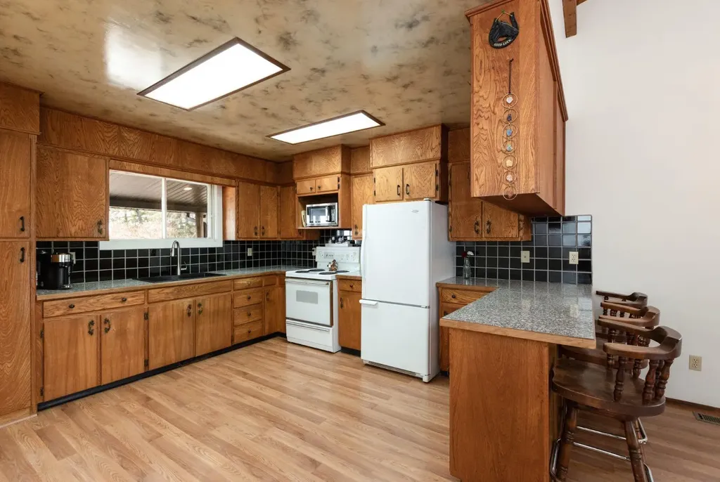 3327 360 Township Rural Red Deer County AB T4G0N2