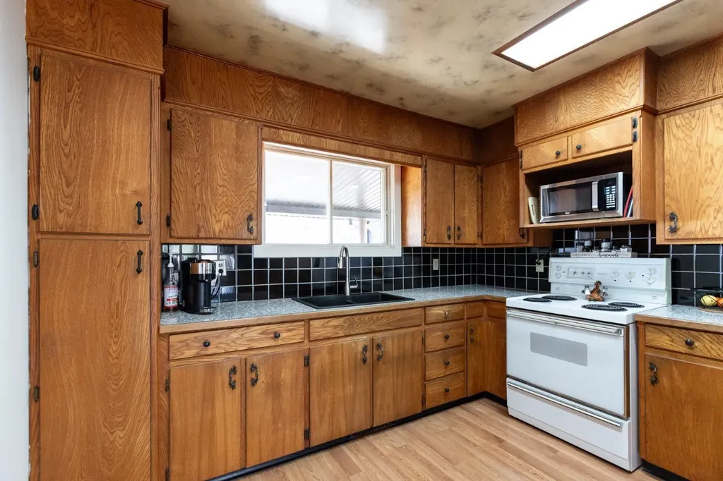 3327 360 Township Rural Red Deer County AB T4G0N2