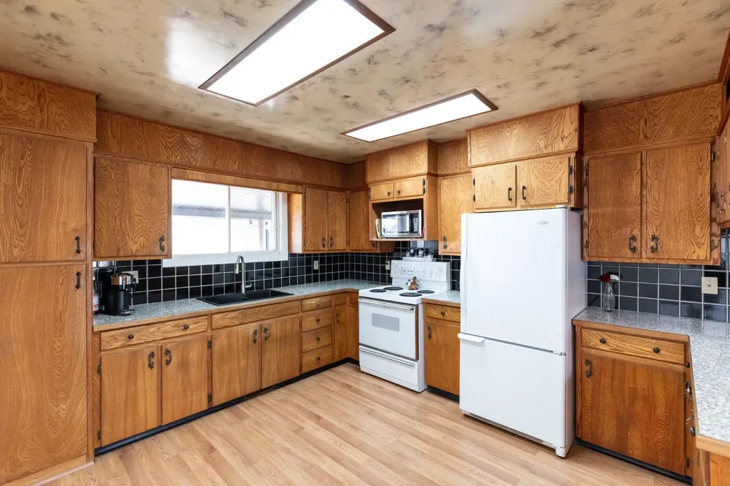 3327 360 Township Rural Red Deer County AB T4G0N2