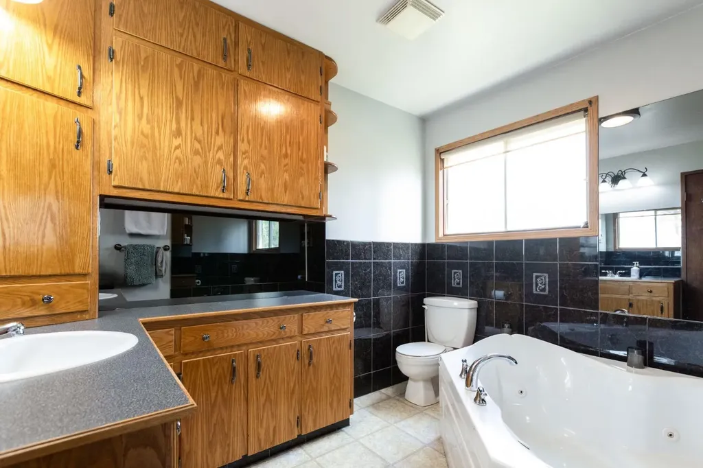3327 360 Township Rural Red Deer County AB T4G0N2