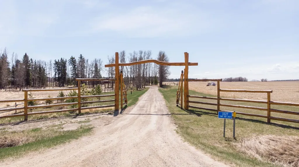 3327 360 Township Rural Red Deer County AB T4G0N2