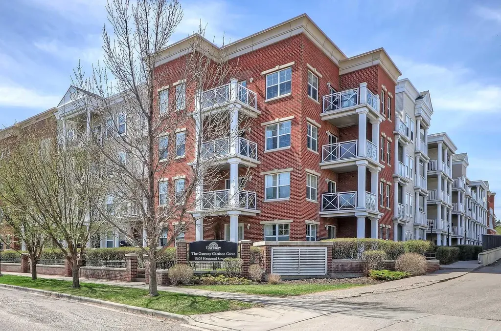 5605 Henwood Street SW Calgary AB T3E 7R2
