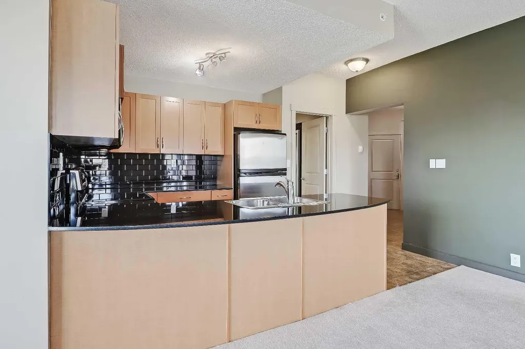 5605 Henwood Street SW Calgary AB T3E 7R2