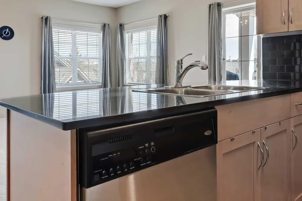 5605 Henwood Street SW Calgary AB T3E 7R2