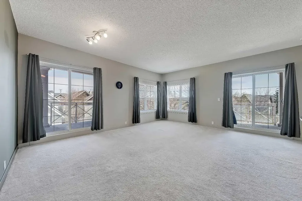5605 Henwood Street SW Calgary AB T3E 7R2