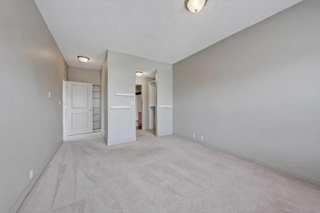 5605 Henwood Street SW Calgary AB T3E 7R2