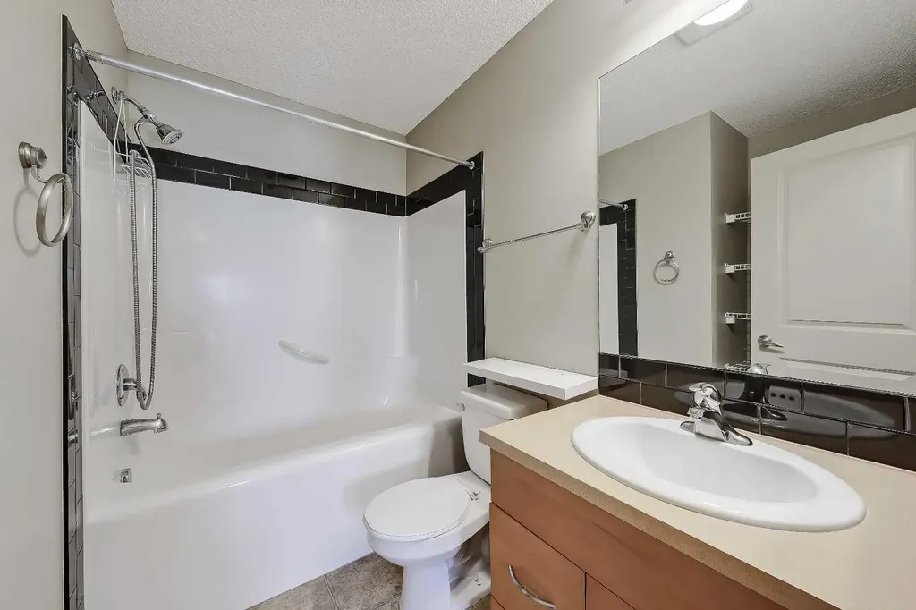 5605 Henwood Street SW Calgary AB T3E 7R2