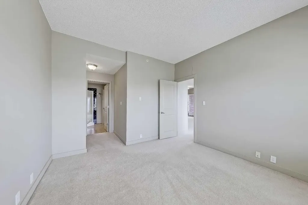 5605 Henwood Street SW Calgary AB T3E 7R2
