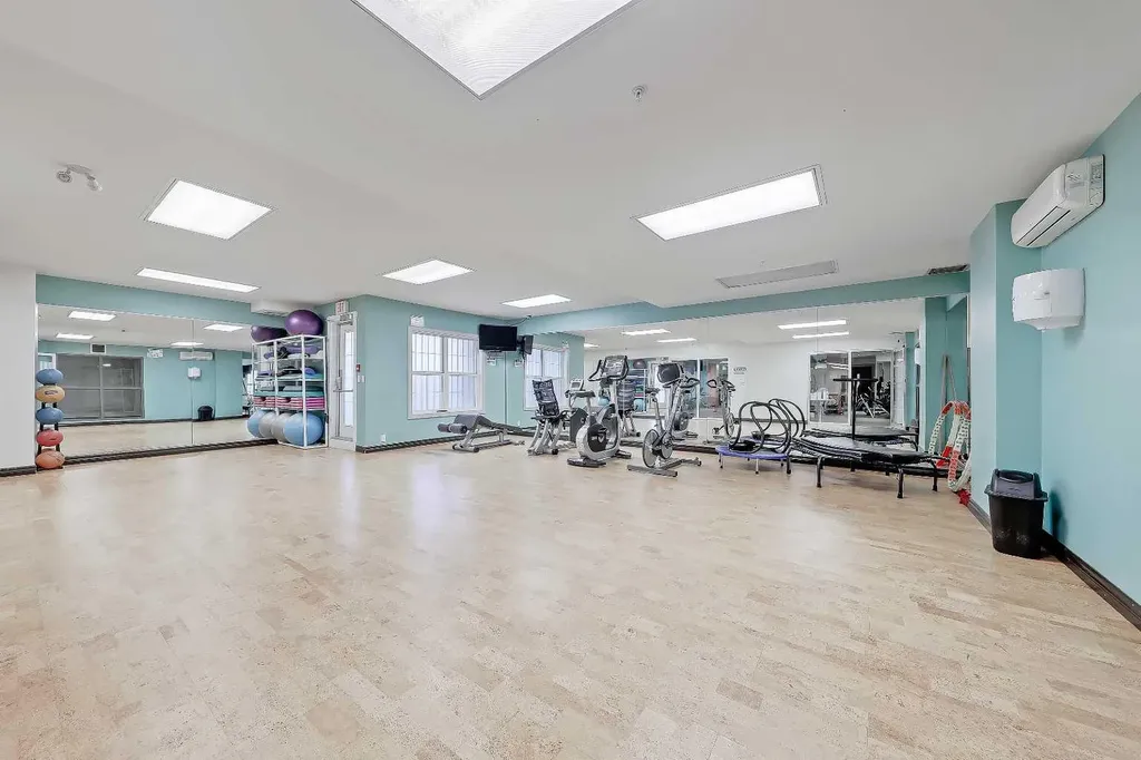 5605 Henwood Street SW Calgary AB T3E 7R2