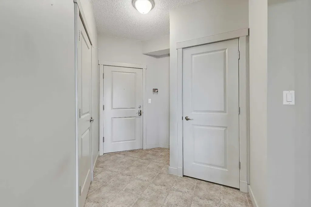 5605 Henwood Street SW Calgary AB T3E 7R2