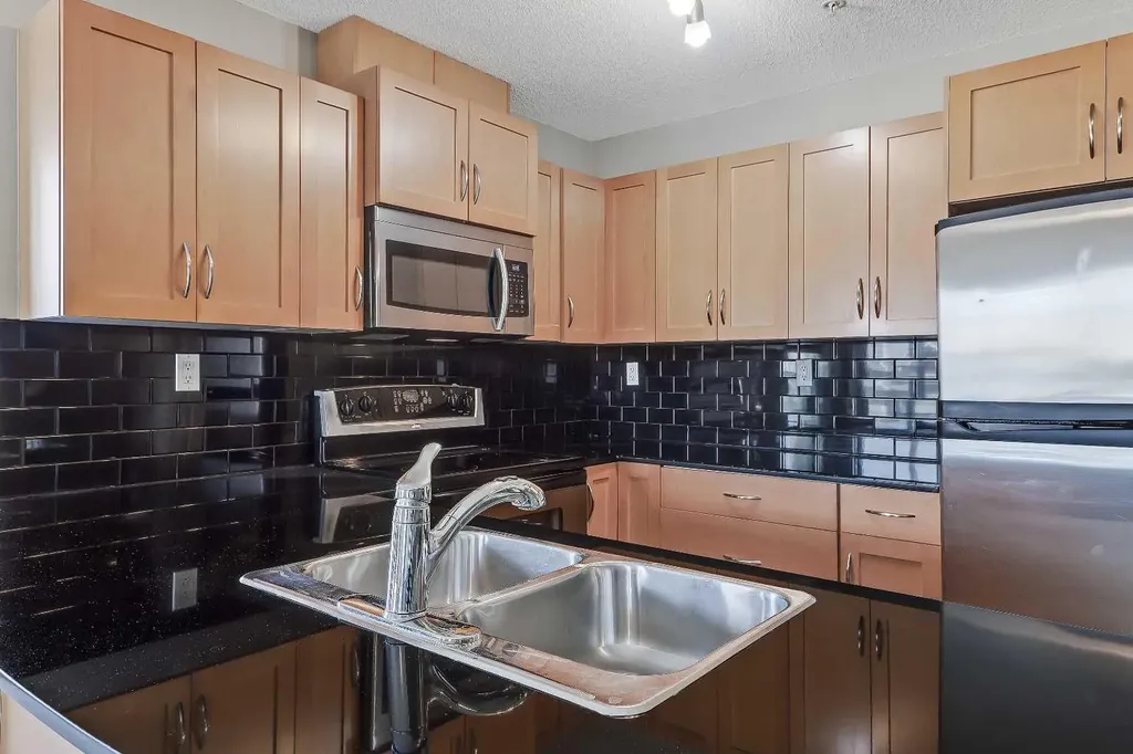 5605 Henwood Street SW Calgary AB T3E 7R2