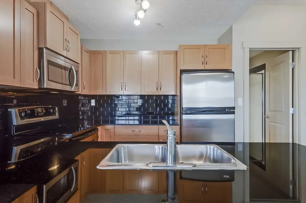 5605 Henwood Street SW Calgary AB T3E 7R2