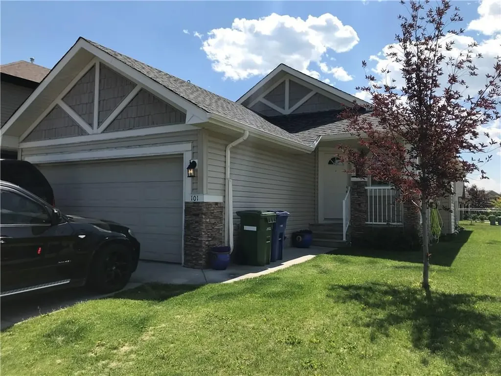 101 Channelside Cove SW Airdrie AB T4B 3J1