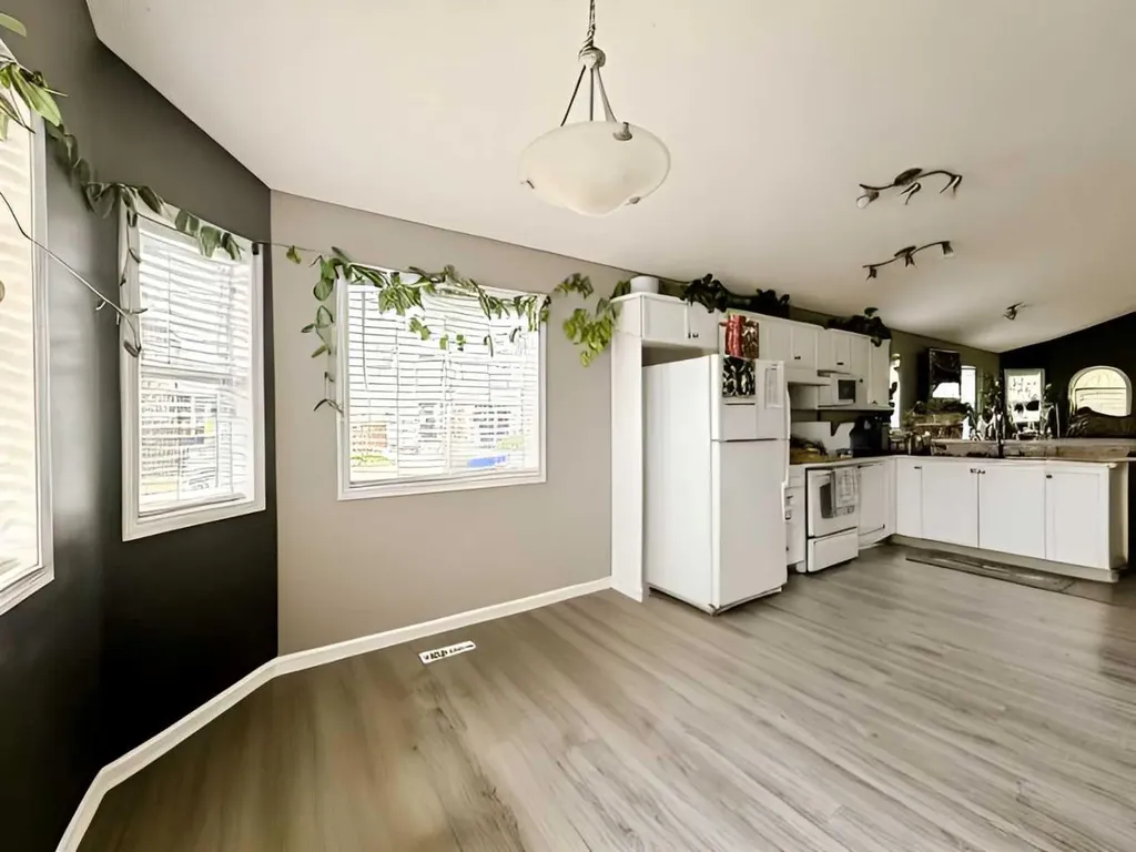 101 Channelside Cove SW Airdrie AB T4B 3J1
