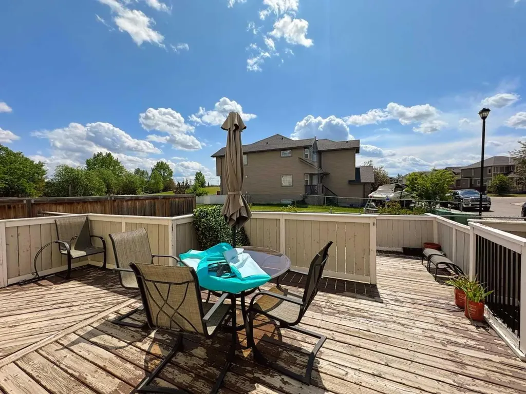 101 Channelside Cove SW Airdrie AB T4B 3J1