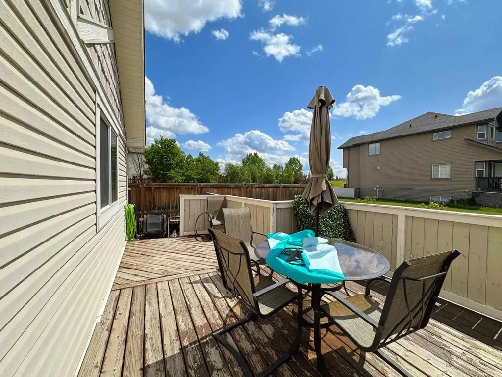 101 Channelside Cove SW Airdrie AB T4B 3J1