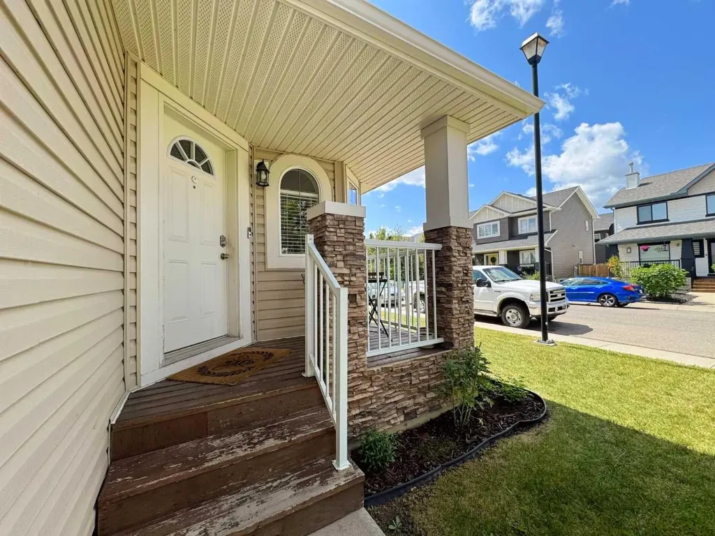101 Channelside Cove SW Airdrie AB T4B 3J1