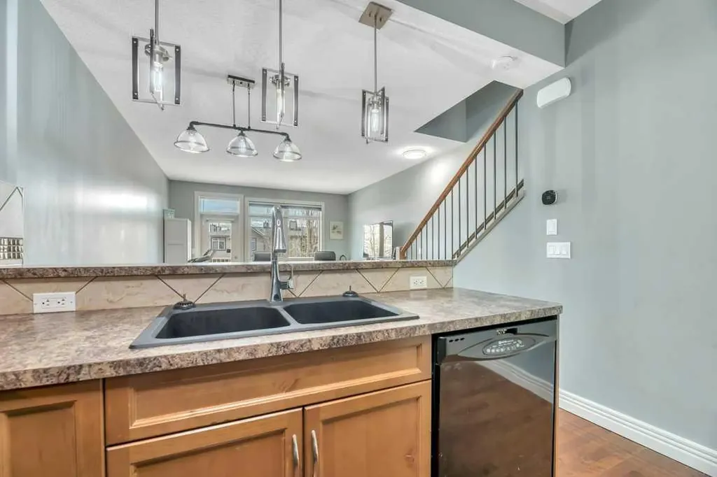 172 Rockyledge View NW Calgary AB T3G6B2