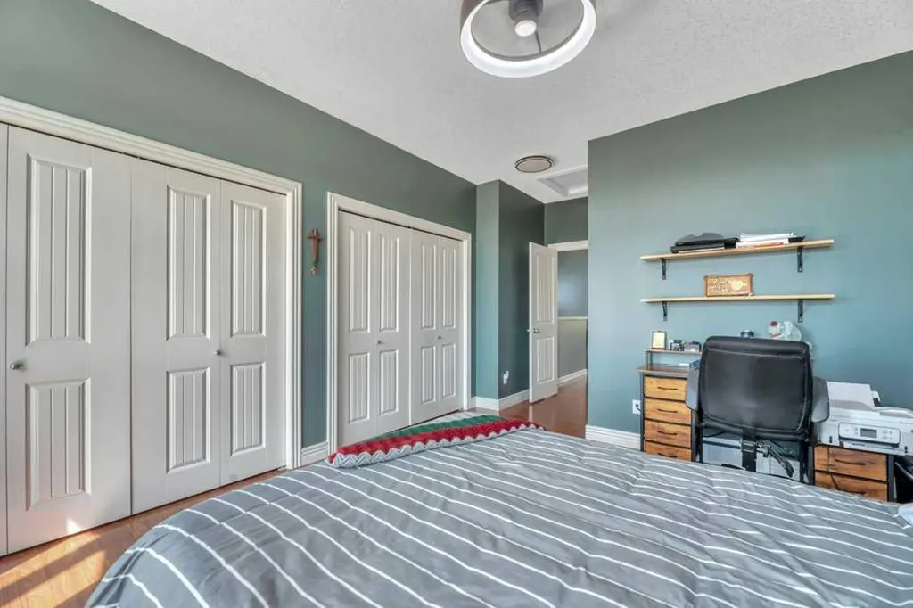 172 Rockyledge View NW Calgary AB T3G6B2