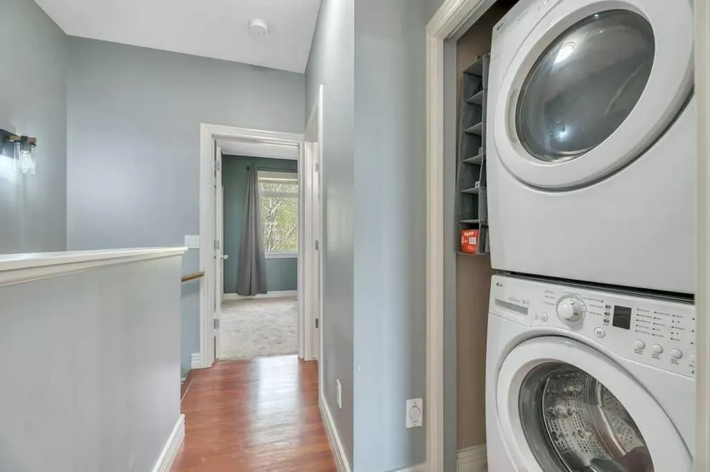 172 Rockyledge View NW Calgary AB T3G6B2