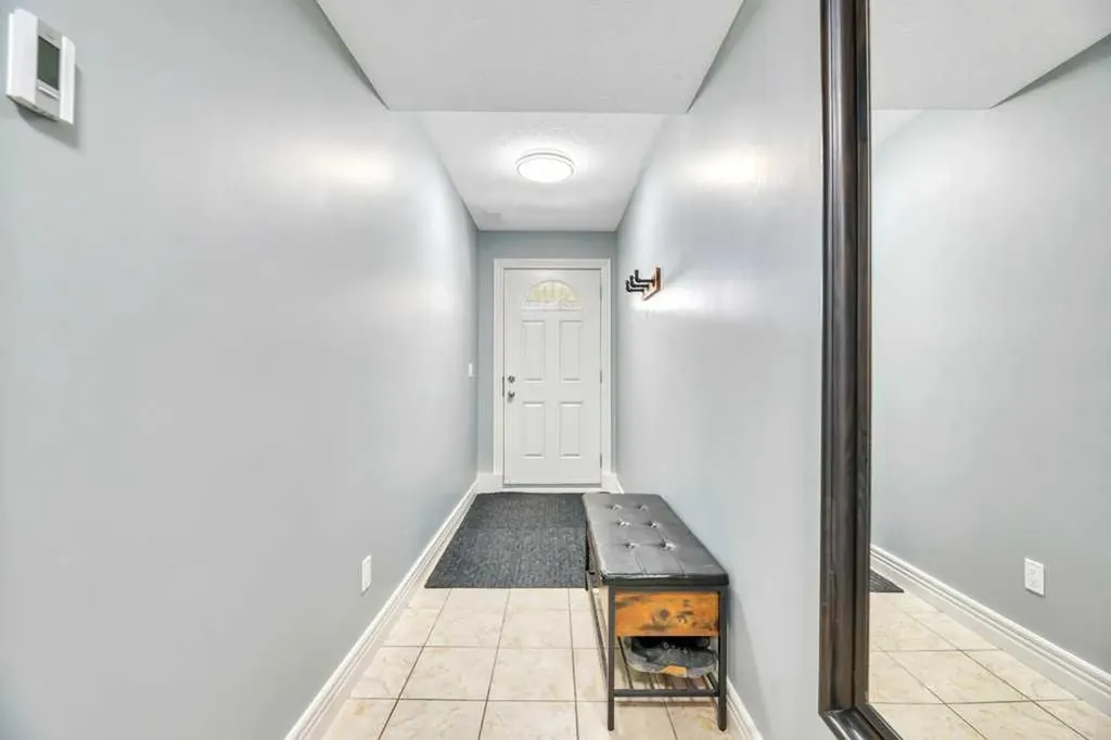 172 Rockyledge View NW Calgary AB T3G6B2