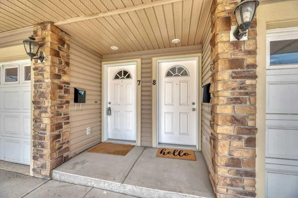 172 Rockyledge View NW Calgary AB T3G6B2