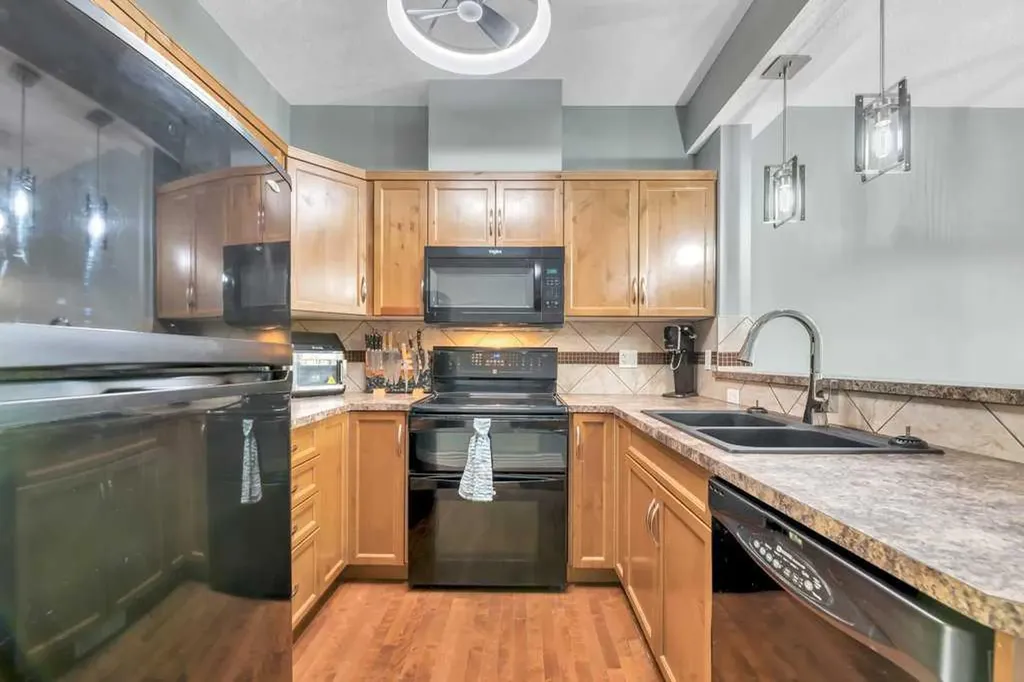 172 Rockyledge View NW Calgary AB T3G6B2