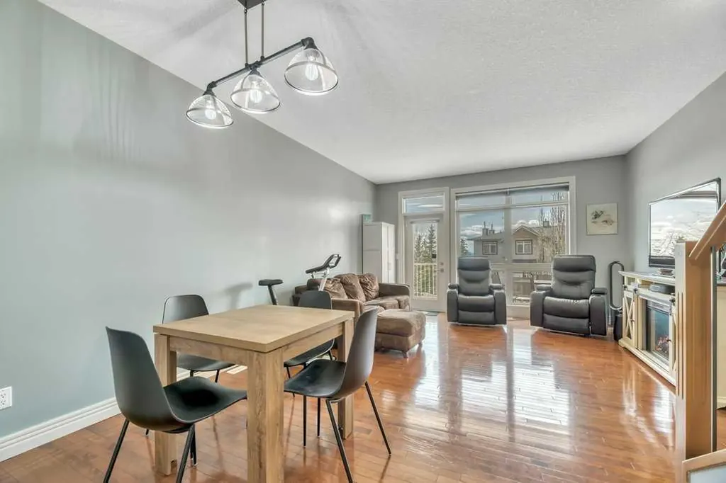 172 Rockyledge View NW Calgary AB T3G6B2