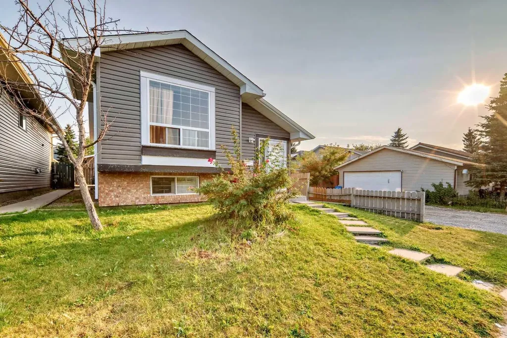 11 Martinwood Road NE Calgary AB T3J 3G6
