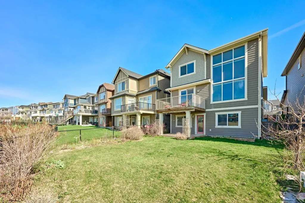 109 Sherwood Road NW Calgary AB T3R 0P1