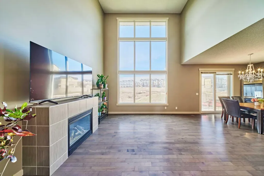 109 Sherwood Road NW Calgary AB T3R 0P1