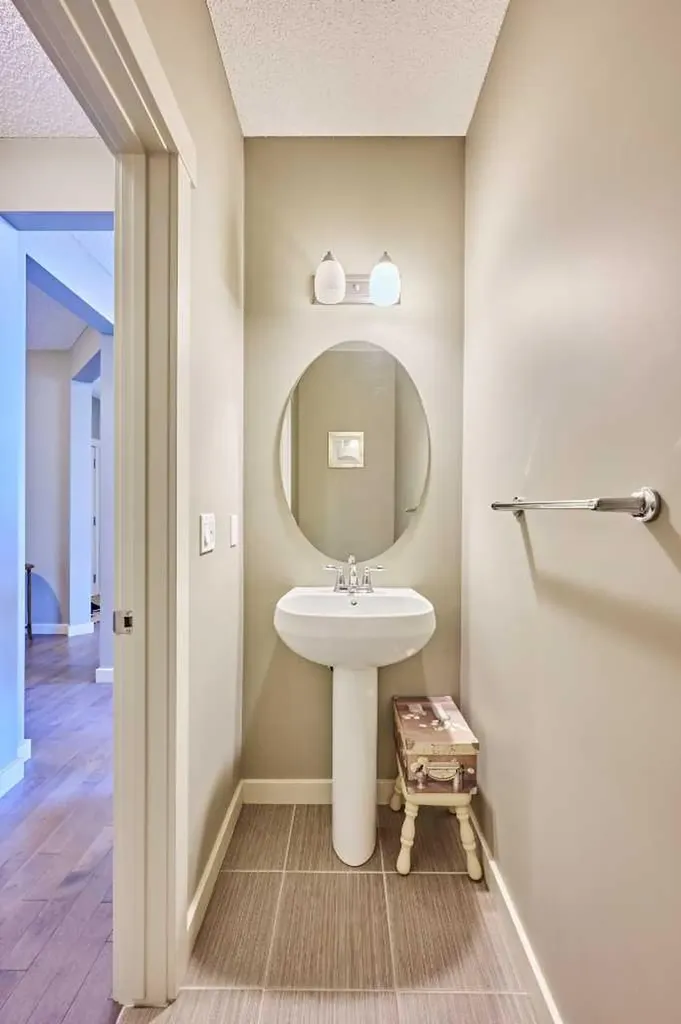 109 Sherwood Road NW Calgary AB T3R 0P1