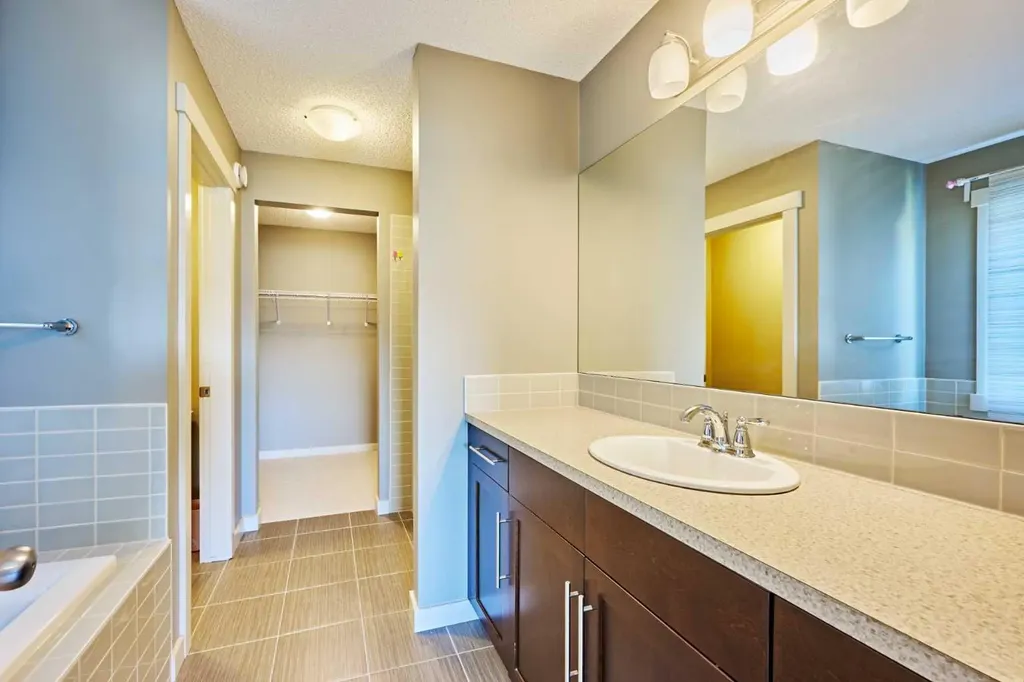 109 Sherwood Road NW Calgary AB T3R 0P1
