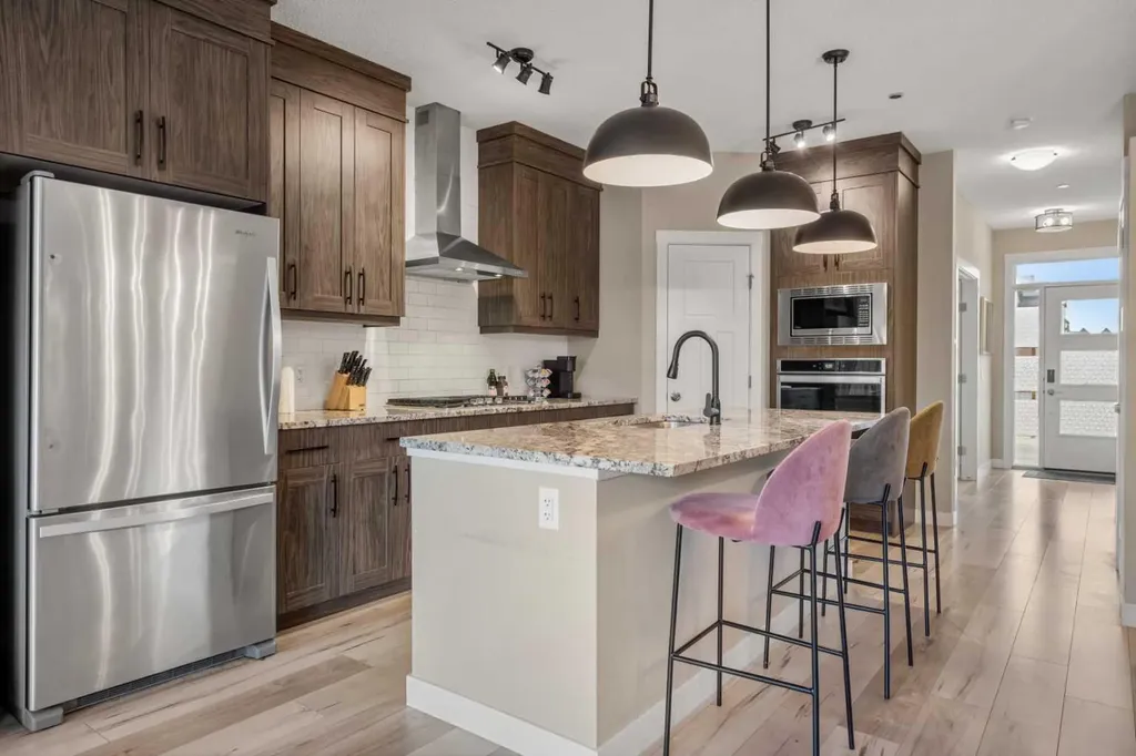 166 Howse Common NE Calgary AB T3P 1L6