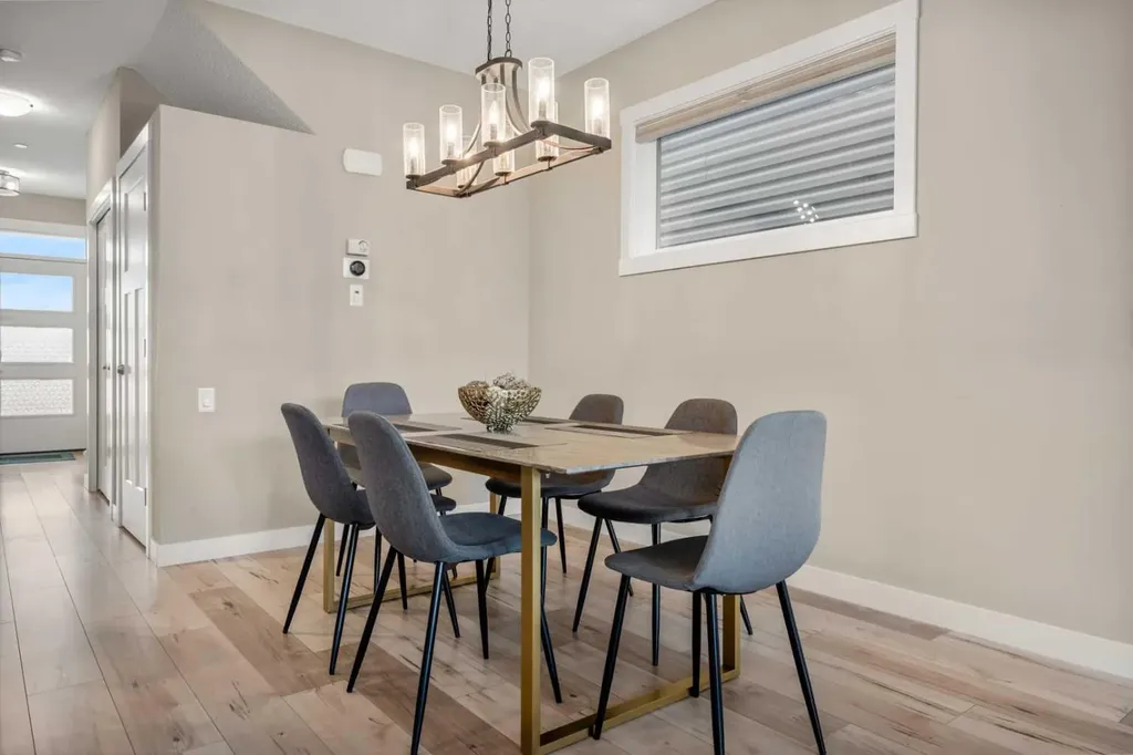 166 Howse Common NE Calgary AB T3P 1L6