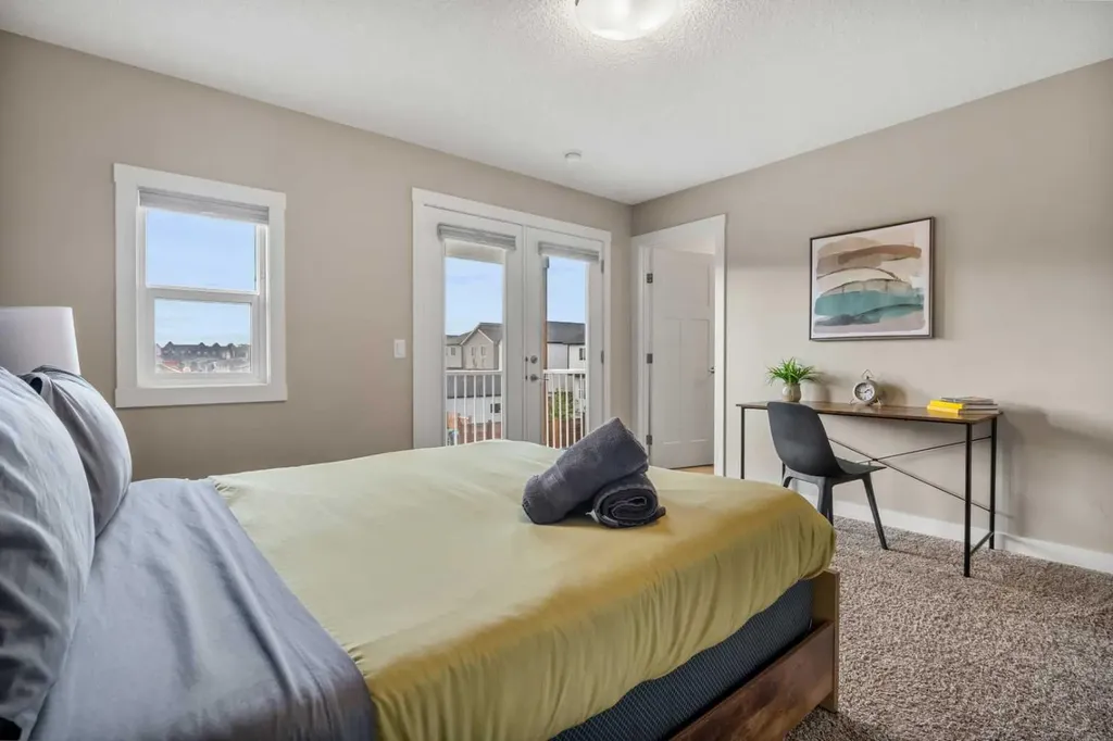 166 Howse Common NE Calgary AB T3P 1L6