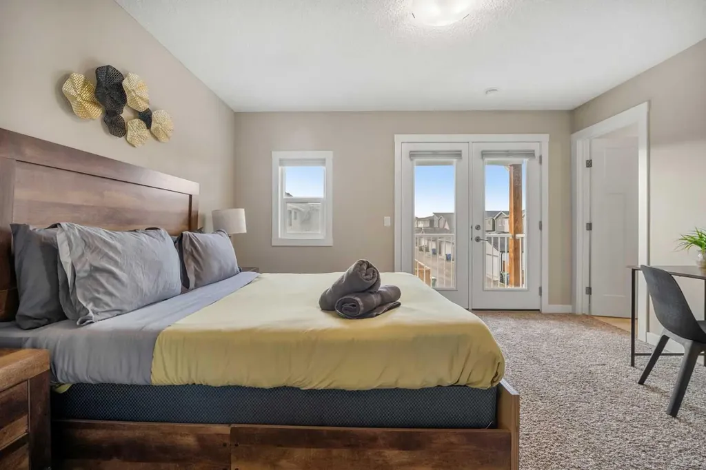 166 Howse Common NE Calgary AB T3P 1L6