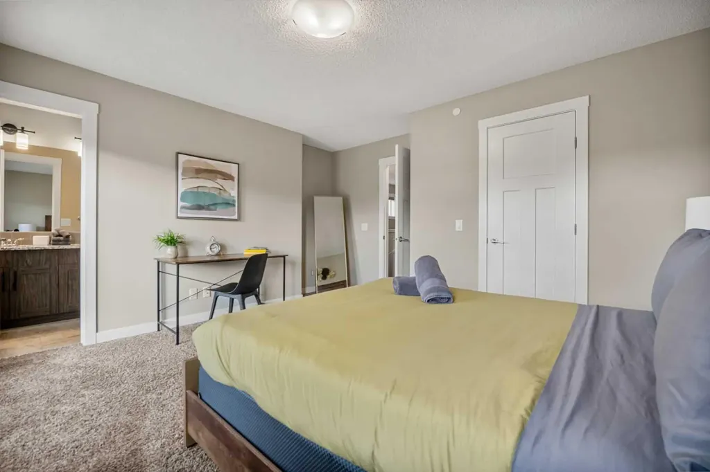 166 Howse Common NE Calgary AB T3P 1L6