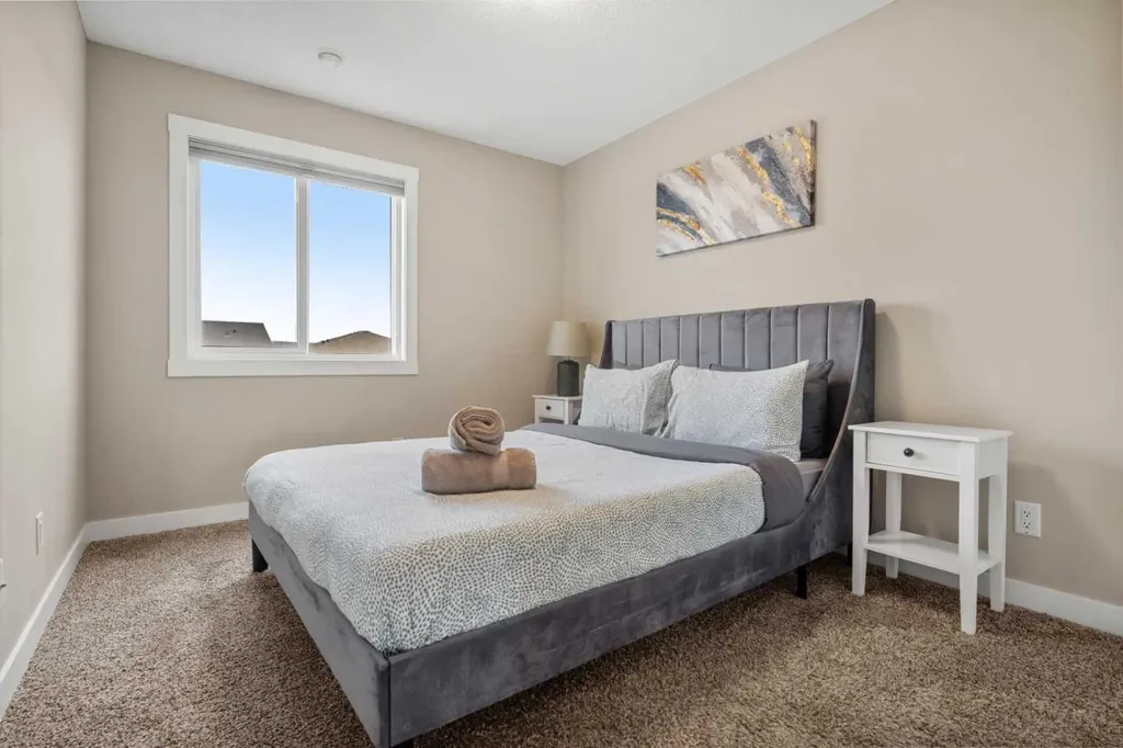 166 Howse Common NE Calgary AB T3P 1L6