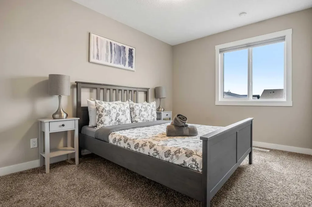 166 Howse Common NE Calgary AB T3P 1L6