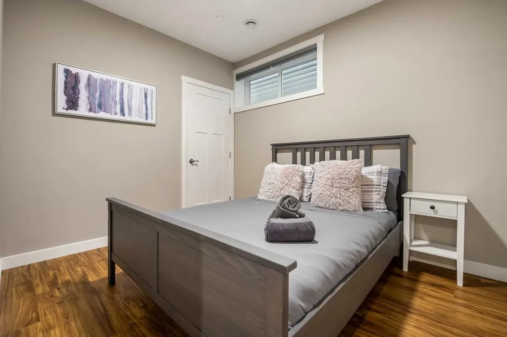 166 Howse Common NE Calgary AB T3P 1L6